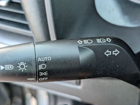 Certified 2023 Nissan Rogue SV image 24