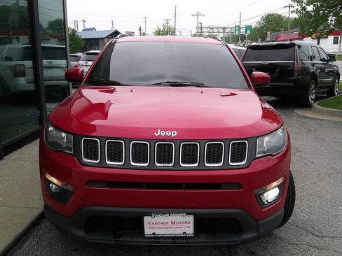 Used 2020 Jeep Compass Latitude AWD/4WD image 3