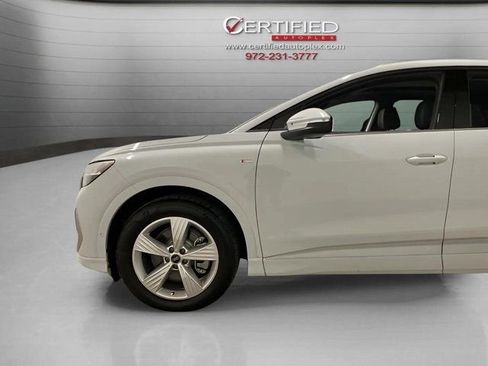 Used 2024 Audi Q4 e-tron Prestige image 95