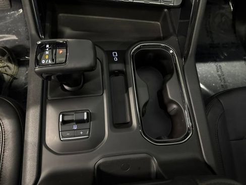 Used 2024 GMC Sierra 1500 AT4 w/ Technology Package AWD/4WD image 24