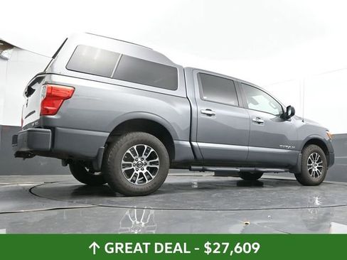 Used 2021 Nissan Titan SV w/ SV Convenience Package image 55