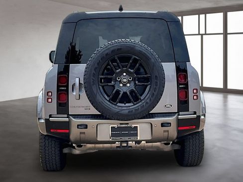 Used 2022 Land Rover Defender 90 X-Dynamic SE AWD/4WD image 4
