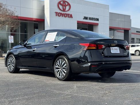 Used 2024 Nissan Altima 2.5 SV image 9