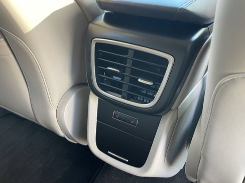 Used 2019 Lincoln Nautilus Reserve FWD image 16