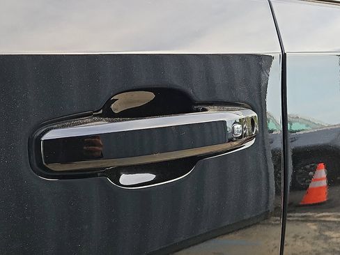 Certified 2024 GMC Sierra 1500 Elevation w/ LPO, Elevation Black Package AWD/4WD image 5