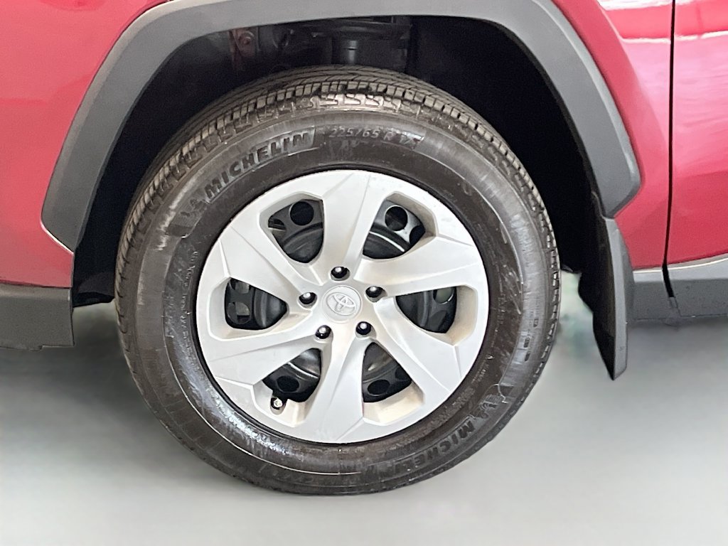 Used 2024 Toyota RAV4 LE AWD/4WD image 30