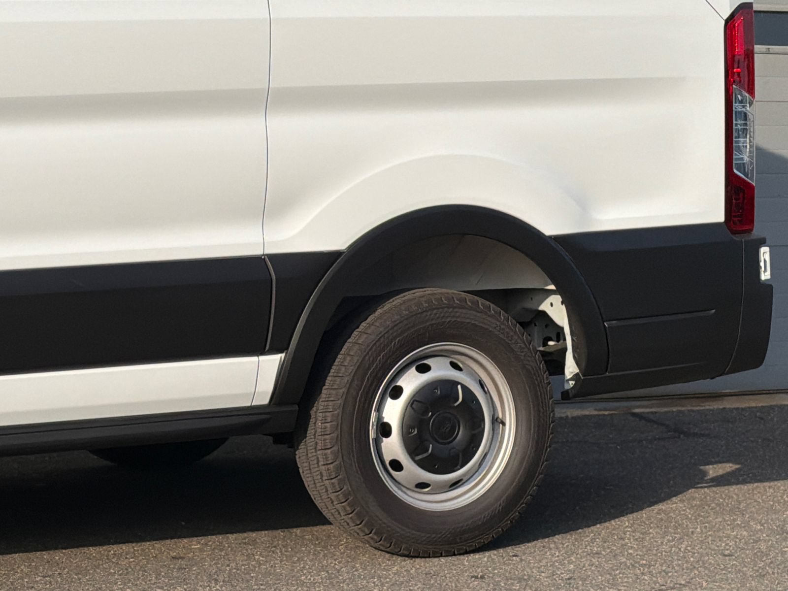 Used 2026 Ford Transit 150 Low Roof RWD image 5