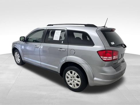 Used 2020 Dodge Journey SE w/ SE Popular Equipment Group FWD image 3