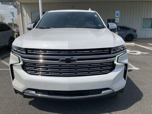 Used 2023 Chevrolet Suburban Premier w/ Premium Package 2 AWD/4WD image 10