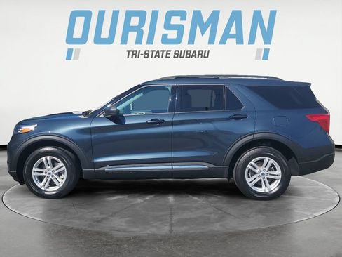 Used 2023 Ford Explorer XLT AWD/4WD image 3