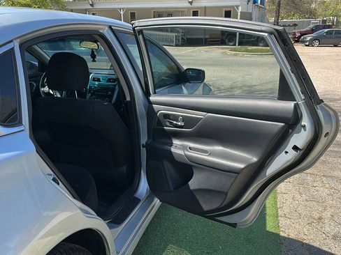 Used 2015 Nissan Altima 2.5 S w/ Power Driver Seat Package image 21