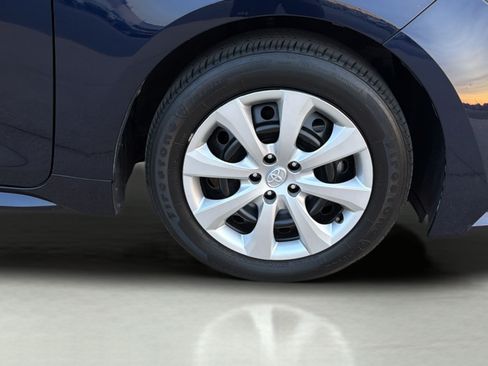 Used 2025 Toyota Corolla LE FWD image 27