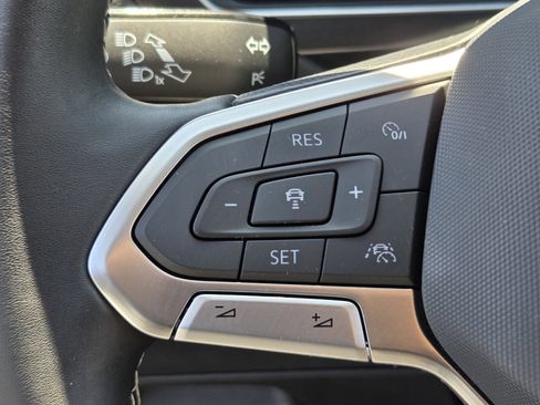 Used 2023 Volkswagen Tiguan SE image 24