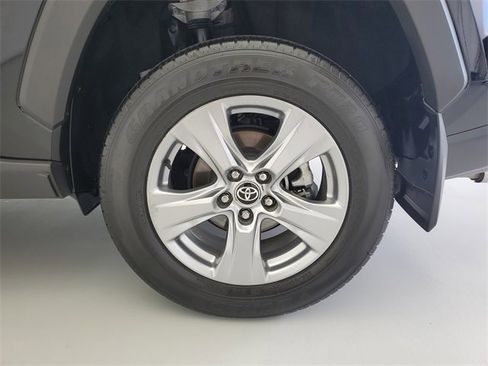 Used 2022 Toyota RAV4 XLE image 12