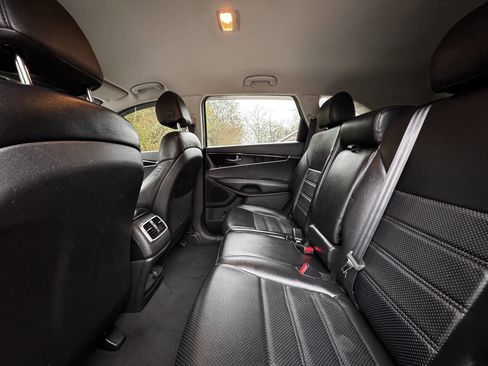 Used 2018 Kia Sorento L image 13