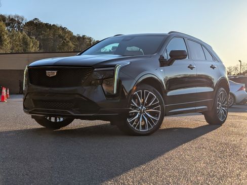 Used 2024 Cadillac XT4 Sport image 4