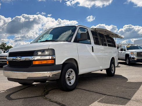 Used 2016 Chevrolet Express 3500 w/ Express Access Plus Package RWD image 1