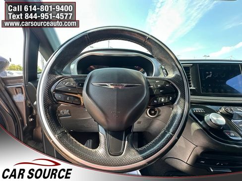 Used 2019 Chrysler Pacifica Limited w/ Advanced Safetytec Group FWD image 13