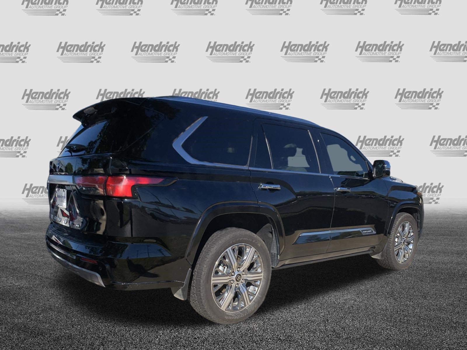 Used 2024 Toyota Sequoia Capstone AWD/4WD image 10