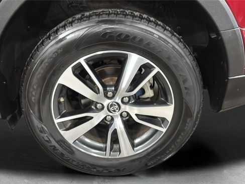 Used 2018 Toyota RAV4 XLE FWD image 27