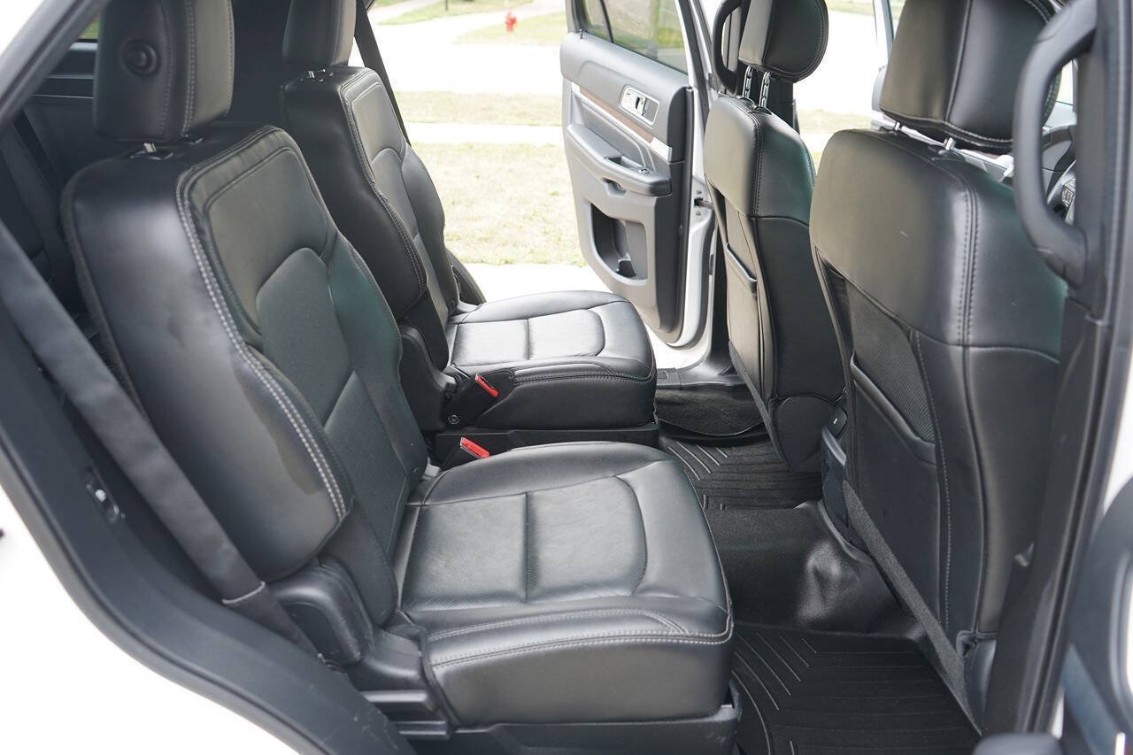 Used 2016 Ford Explorer Limited w/ Equipment Group 301A AWD/4WD image 16