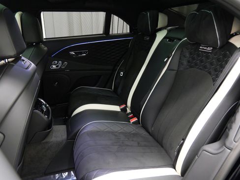 Used 2024 Bentley Flying Spur W12 image 15