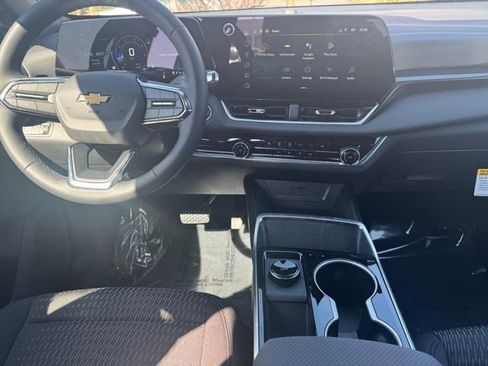 New 2026 Chevrolet Equinox LT AWD/4WD image 13