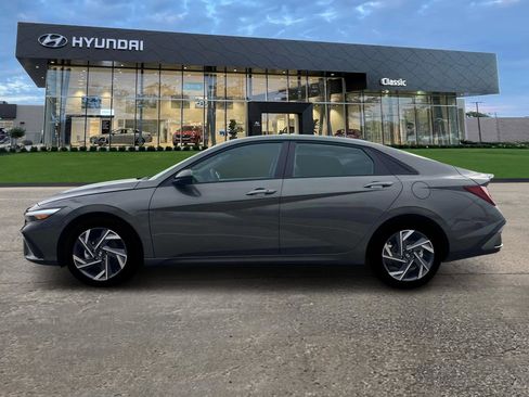 Certified 2025 Hyundai Elantra Sport image 3