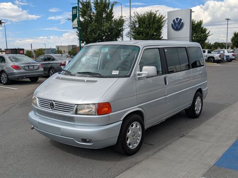 Used 2003 Volkswagen Eurovan MV FWD image 10