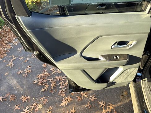 New 2026 Nissan Kicks SR w/ Cold Weather Package image 31