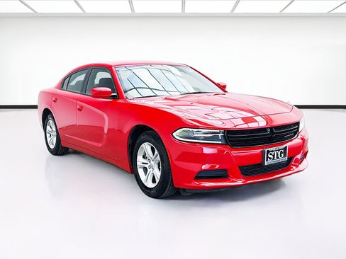 Used 2022 Dodge Charger SXT RWD image 3