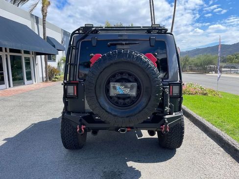 Used 2017 Jeep Wrangler Unlimited Rubicon image 6
