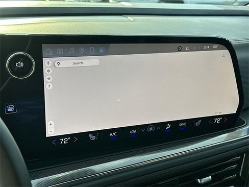 Used 2025 Chevrolet Suburban RST image 13