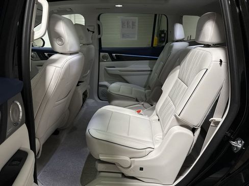 Certified 2025 Buick Enclave Avenir w/ Super Cruise Package AWD/4WD image 22
