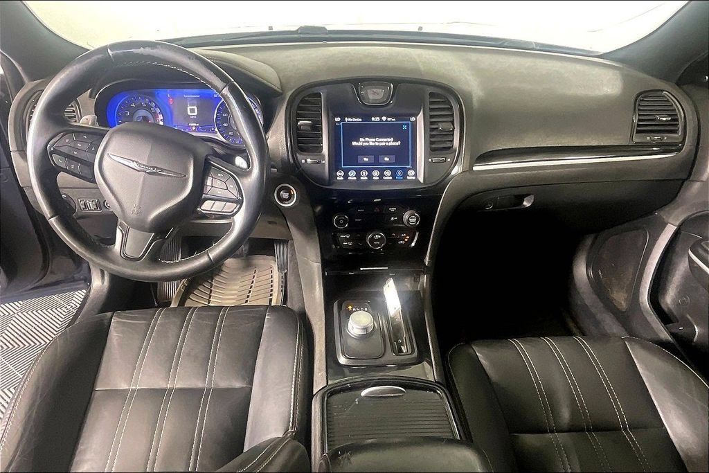Used 2019 Chrysler 300 S AWD/4WD image 17