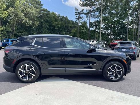 Used 2026 Chevrolet Equinox EV LT AWD/4WD image 3