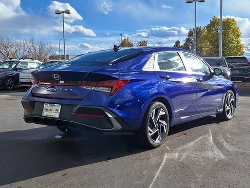 Used 2024 Hyundai Elantra SEL w/ Convenience Package image 3