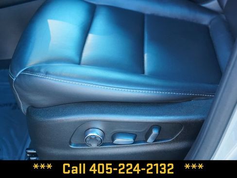 Used 2025 Cadillac XT4 Premium Luxury AWD/4WD image 17