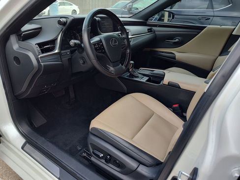 Used 2021 Lexus ES 350 w/ Premium Package image 2