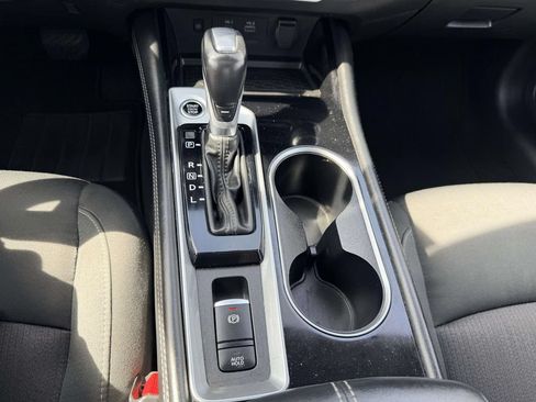 Used 2024 Nissan Altima 2.5 SV w/ SV Premium Package FWD image 22