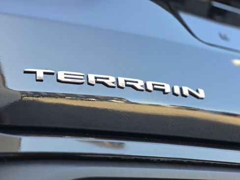 Used 2024 GMC Terrain SLE image 39