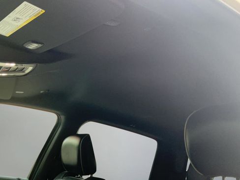 Used 2019 RAM 1500 Laramie AWD/4WD image 18