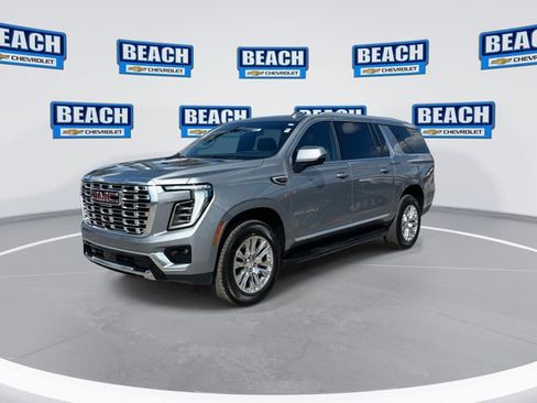 Used 2025 GMC Yukon XL Denali AWD/4WD image 4