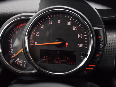 Used 2015 MINI Cooper 4-Door Hardtop image 25