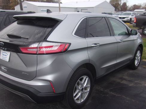 Used 2023 Ford Edge SEL image 7