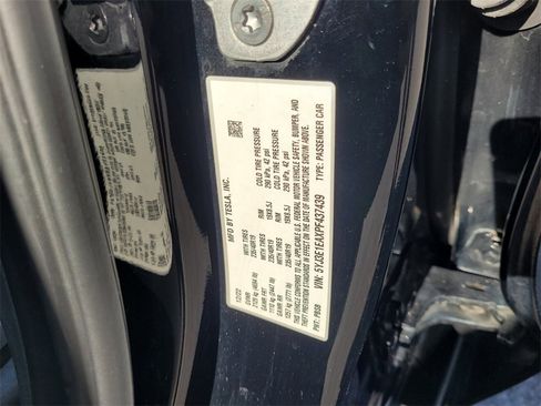 Used 2023 Tesla Model 3 Standard Range image 19