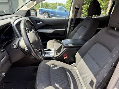 Used 2022 Chevrolet Colorado LT w/ LT Convenience Package RWD image 8