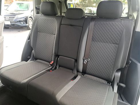 Used 2021 Volkswagen Tiguan S image 15