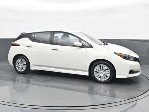 Used 2023 Nissan Leaf S image 8