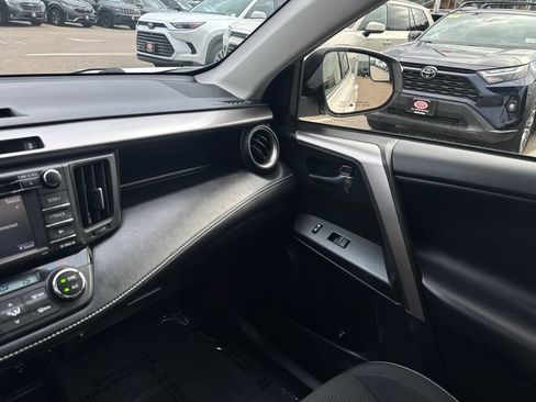 Used 2016 Toyota RAV4 XLE AWD/4WD image 28